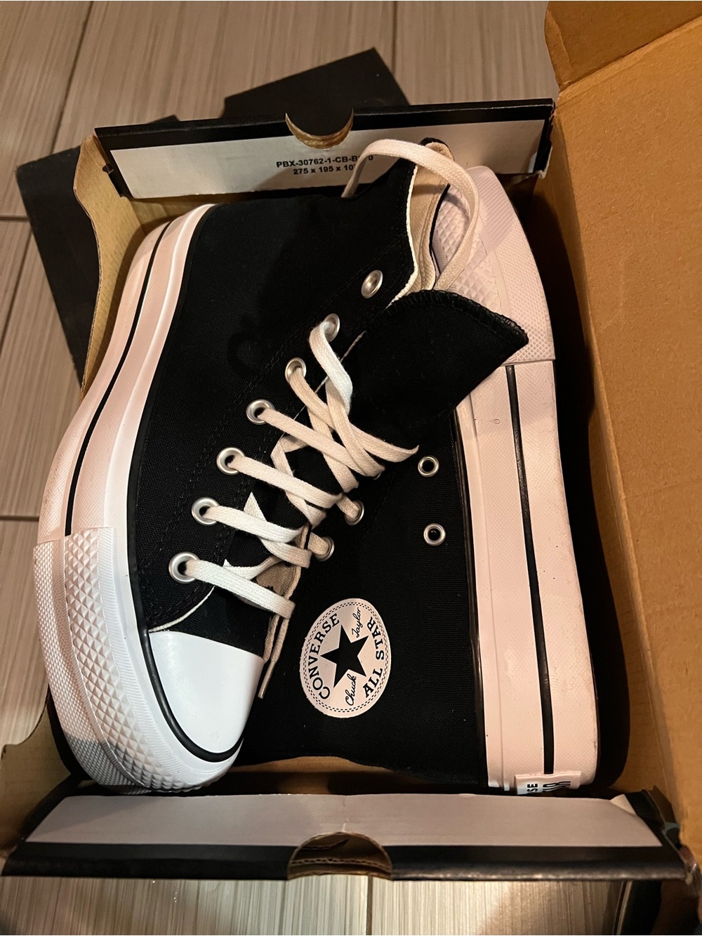 Converse Women's Chuck Taylor All Star Lift Platform Sneakers NWOT